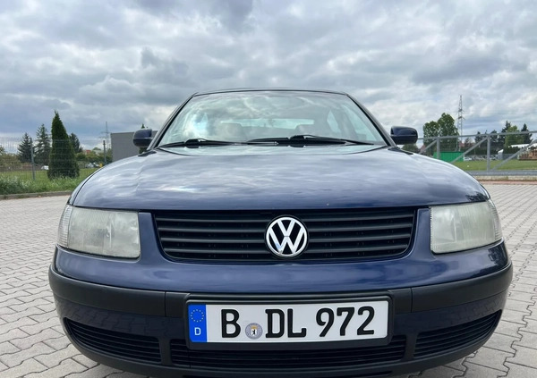 Volkswagen Passat cena 3500 przebieg: 188161, rok produkcji 2000 z Świdnica małe 301